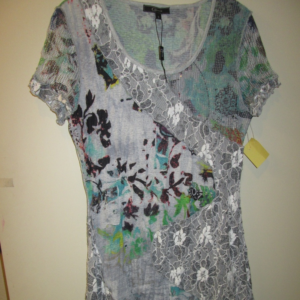 CAPTIVA SHORT SLEEVE WITH LACE OVERLAYS SZ S TOP